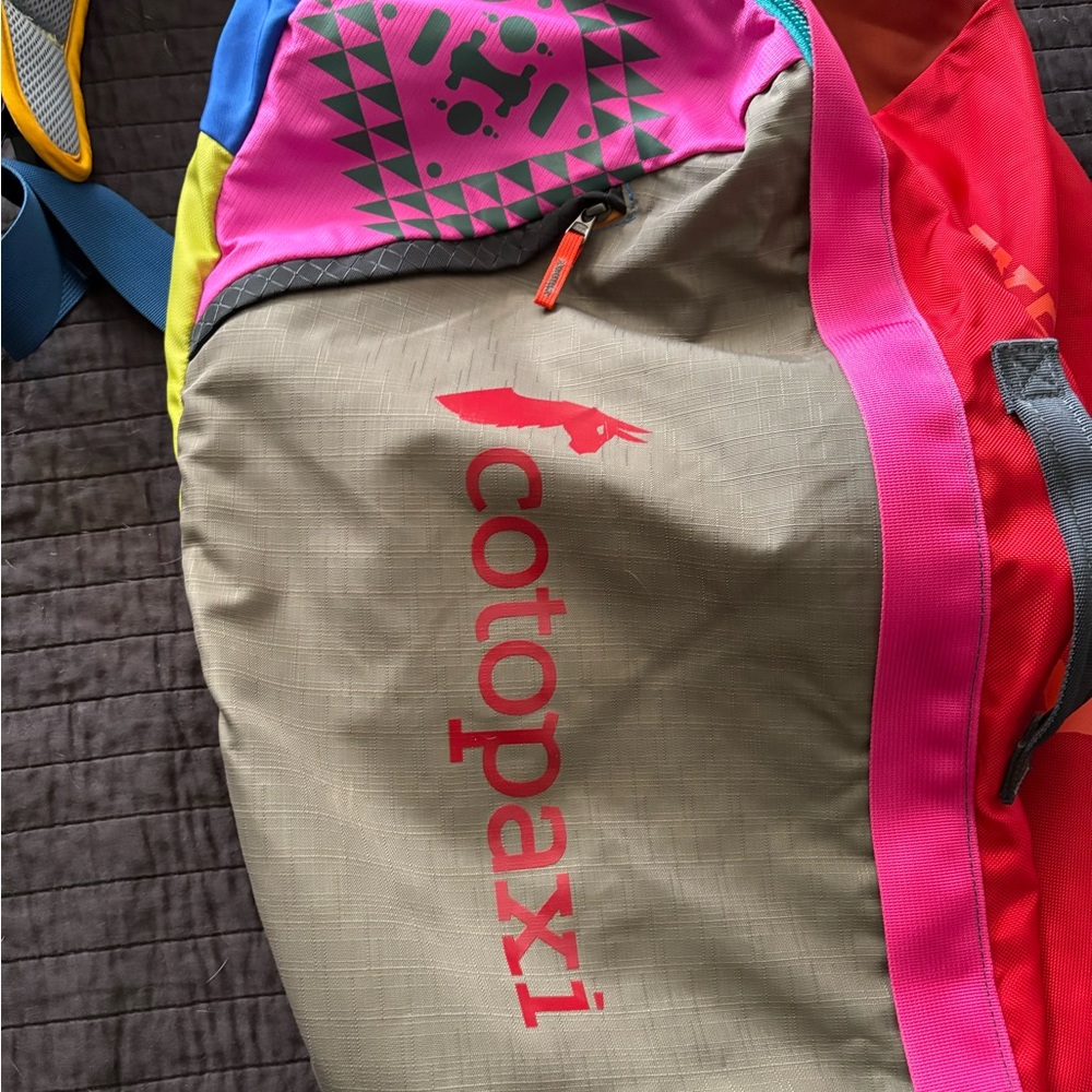 Cotopaxi Luzon 24L Del Dia Backpack One of a Kind Colorway Outdoor Hiking Bag